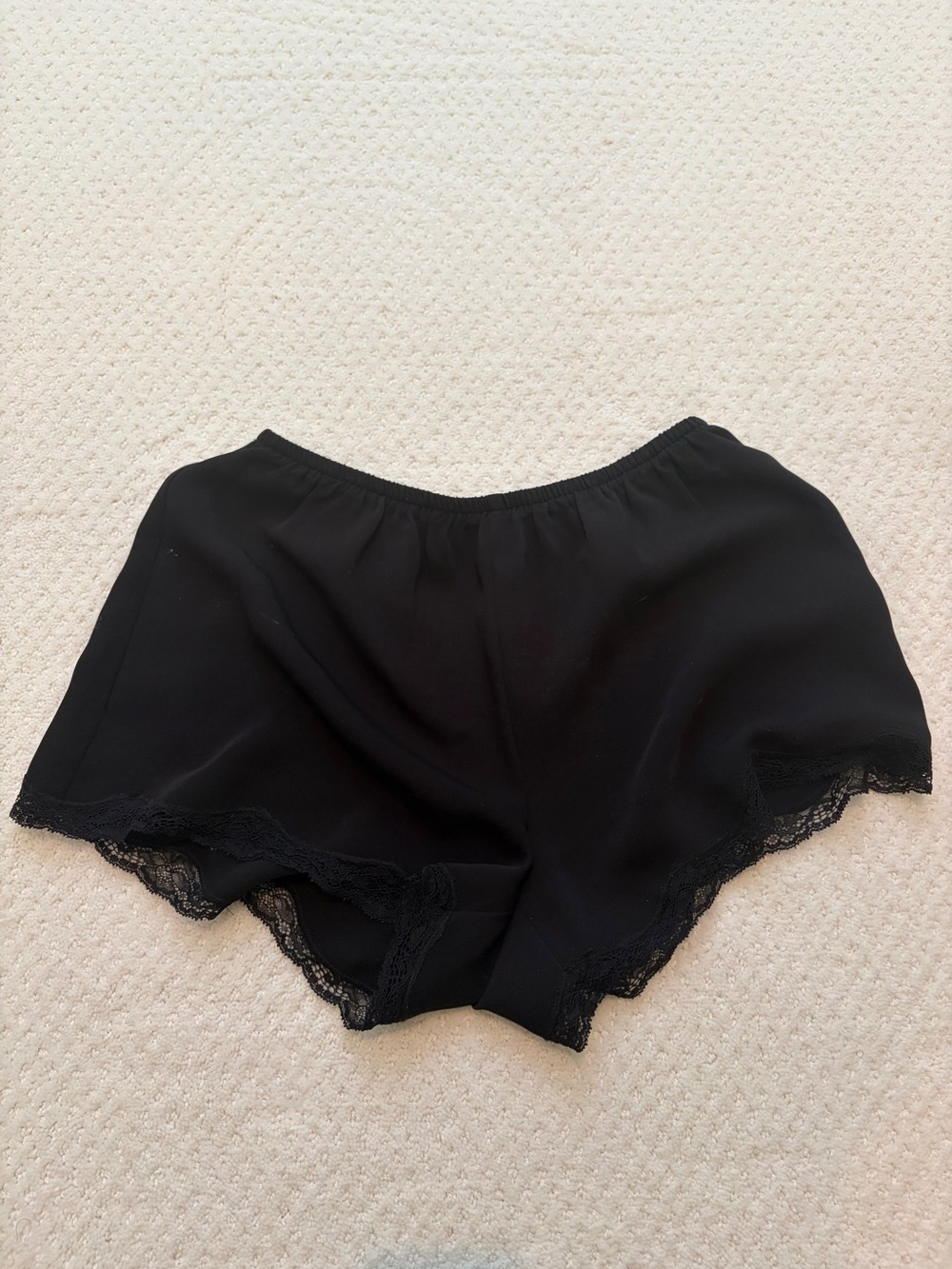 Wilfred  ARITZIA Black Lace-Trim Shorts Women’s XXS Extra Extra Small